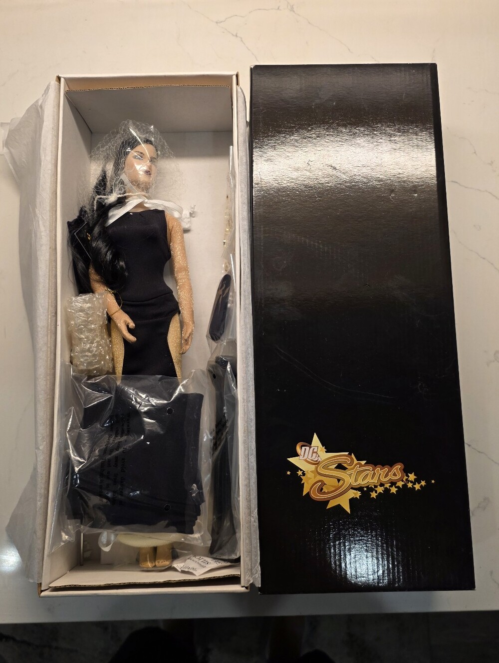 Rare Tonner DC Stars Catwoman / Selina Kyle 16" Collector Doll - NIB Complete